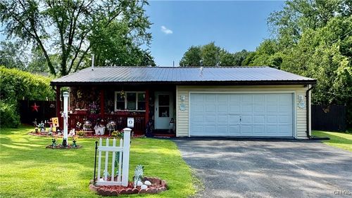 325 Mcrae St, Rome, NY, 13440-8323 | Card Image