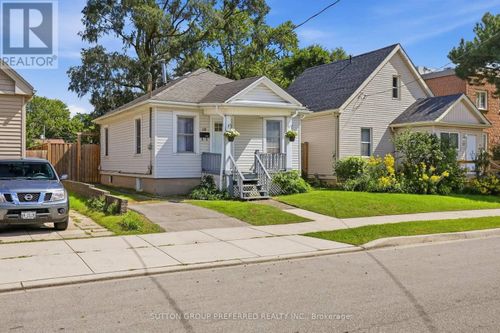 18 Hyla St, London, ON, N5Z2K9 | Card Image