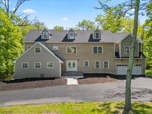28 King George Rd, Warren, NJ, 07059-7045 | Card Image