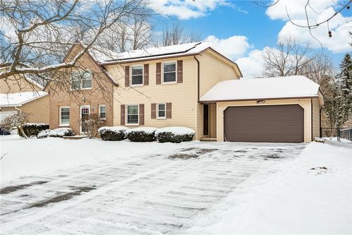 16 Sanders Farm Dr, Penfield, NY, 14526 | Card Image