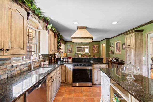 308 Old Stage Rd, House other with 4 bedrooms, 2 bathrooms and 4 parking in Mullins SC | Image 10
