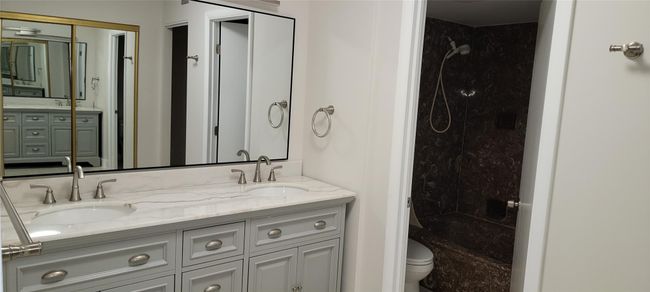 APT-585K - 2818 N 46 Th Ave, Condo with 2 bedrooms, 3 bathrooms and null parking in Hollywood FL | Image 4
