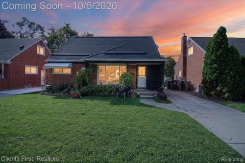 9012 Roosevelt St, Taylor, MI, 48180-2751 | Card Image