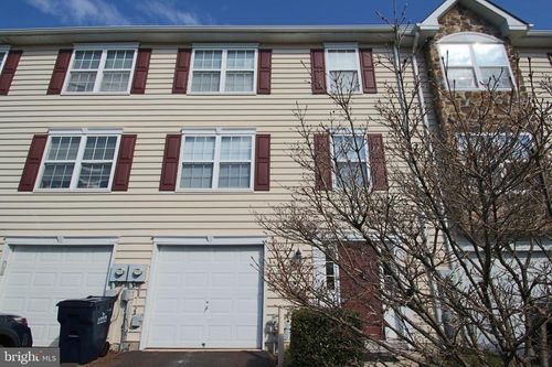 1051 Balley Dr, PHOENIXVILLE, PA, 19460-5913 | Card Image