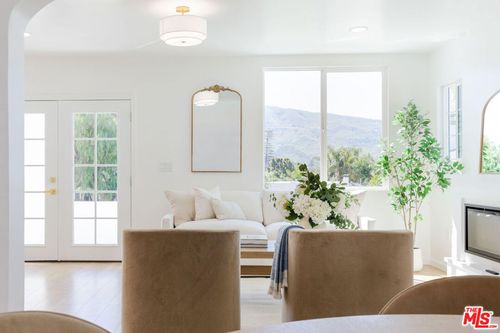 919 E Virginia Ter, Santa Paula, CA, 93060-2135 | Card Image