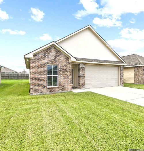 5677 Magnolia De Christophe Dr, Carville, LA, 70721-2131 | Card Image