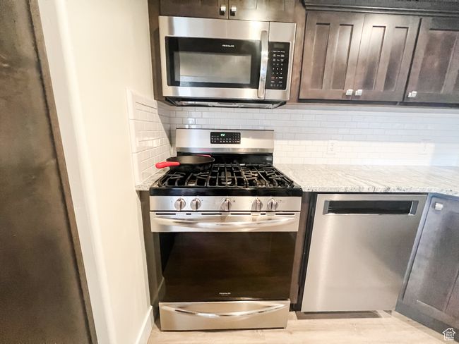 Basement Gas Range | Image 47