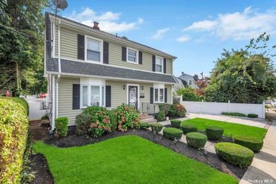 264 Crowell Street, House other with 3 bedrooms, 1 bathrooms and null parking in Hempstead NY | Image 2