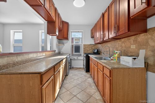 667 Hemlock St, Brooklyn, NY, 11208-3990 | Card Image