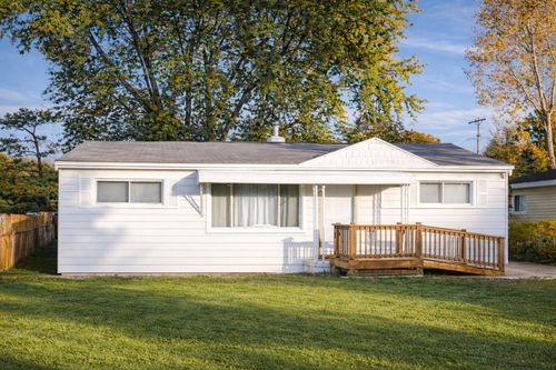 13747 Humphrey St, Southgate, MI, 48195-3039 | Card Image