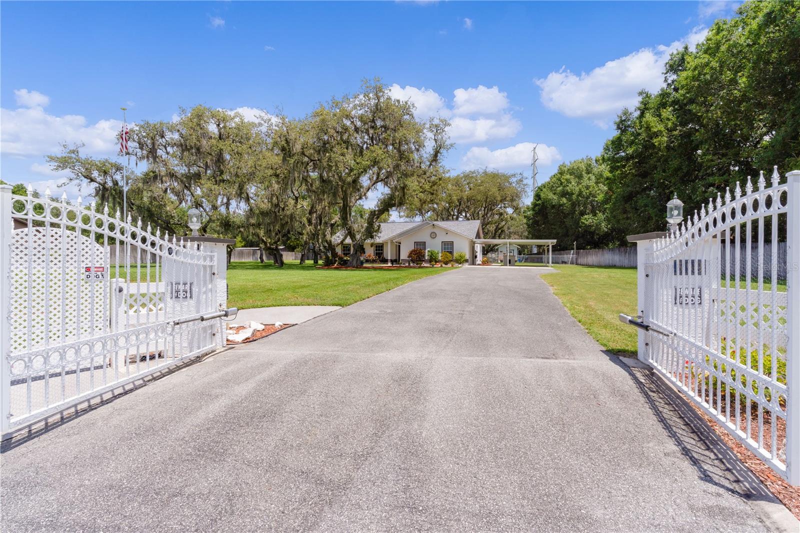 Hedgerow Dr, Wesley Chapel, FL 33543