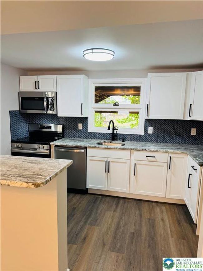 332 W Patterson St, House other with 3 bedrooms, 1 bathrooms and null parking in Lansford PA | Image 14