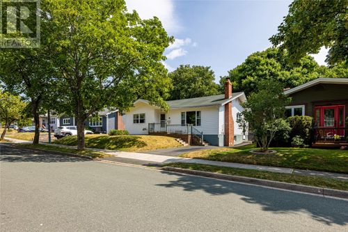 8 O'Regan Rd, Saint Johns, NL, A1A2J8 | Card Image