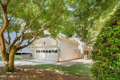 109 E Wind Ln, Cary, NC, 27518-9718 | Card Image