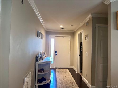 35 Vista Dr S, Manorville, NY, 11949 | Card Image
