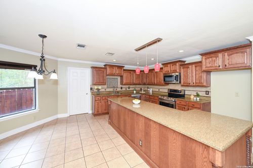 11803 Bridge Hampton, San Antonio, TX, 78251-3208 | Card Image
