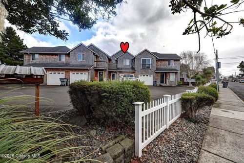 305 Avenue C, Seaside, OR, 97138-5729 | Card Image