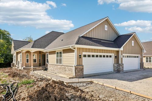 6777 S Prairiewood Ln, Franklin, WI, 53132-7210 | Card Image