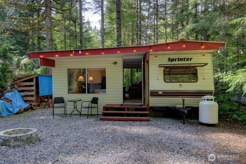 171 Christmas Tree Cir, Deming, WA, 98244 | Card Image