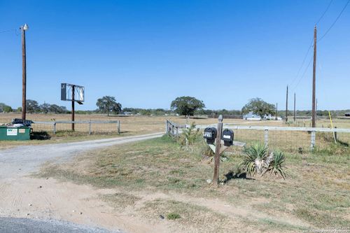 1216 County Road 304, Floresville, TX, 78114 | Card Image