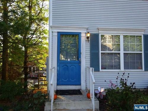 2388 Quill Ct, Mahwah, NJ, 07430-3851 | Card Image