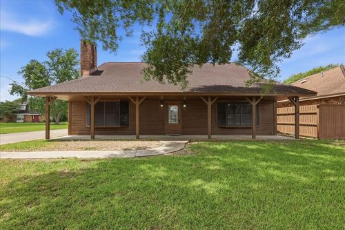 3105 Price St, Nederland, TX, 77627-4720 | Card Image