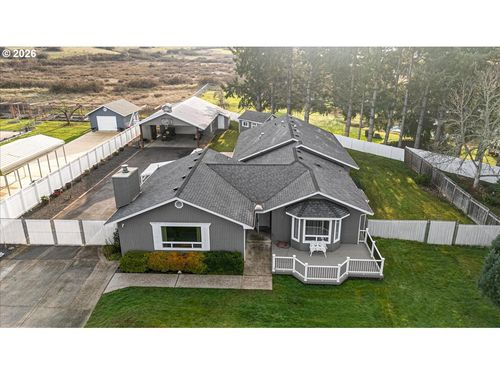 369 Upper Camp Loop Rd, Roseburg, OR, 97470-9541 | Card Image
