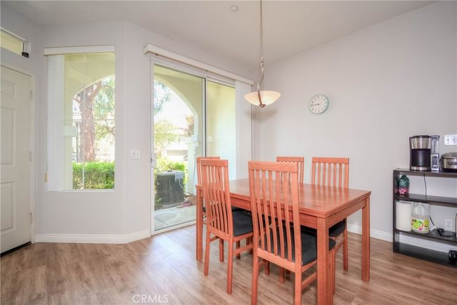803 Maplewood, Condo with 2 bedrooms, 3 bathrooms and 2 parking in Irvine CA | Image 5