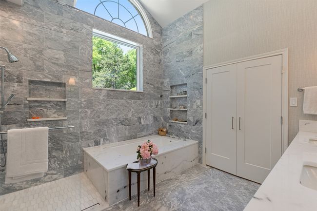 1747 Crescent Ln, House other with 4 bedrooms, 3 bathrooms and null parking in Duncanville TX | Image 11