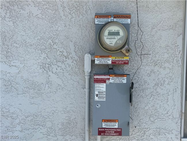 Exterior view of stucco siding | Image 72