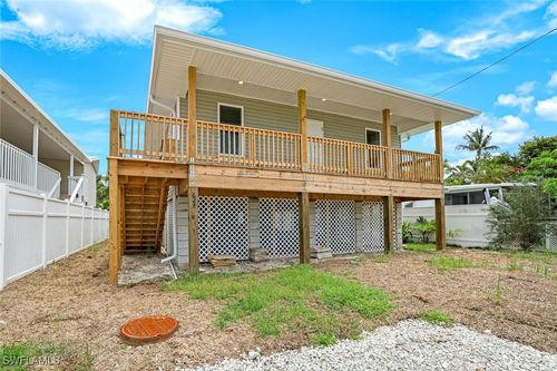 627 Palm Ave E, GOODLAND, FL, 34140 | Card Image