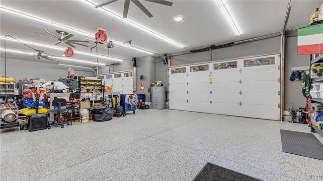 4 Car Garage | Image 53