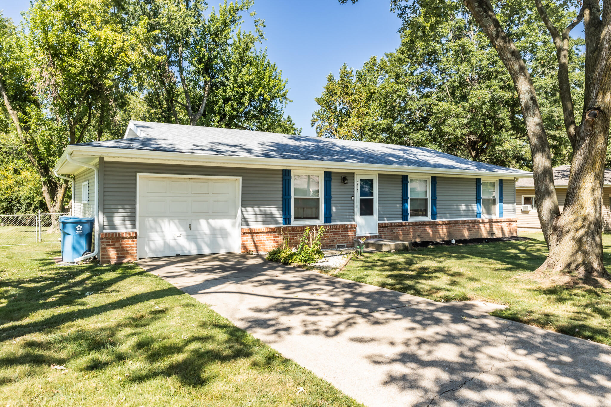 Evergreen Ave, Nixa, MO 65714