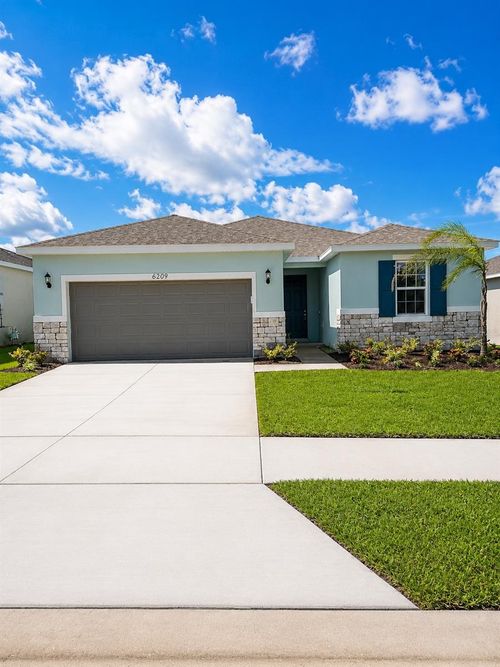 6209 Sanders Grove Cir, Okahumpka, FL, 34762-3365 | Card Image
