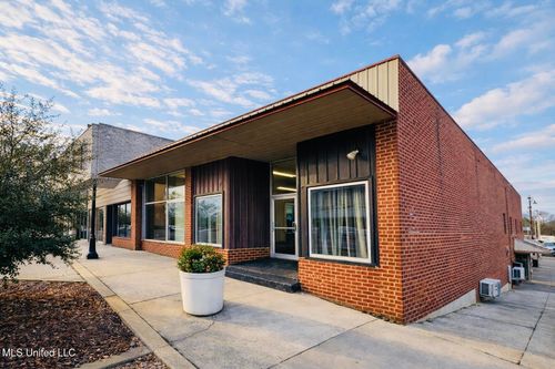 104 Main St, McComb, MS, 39648-3922 | Card Image