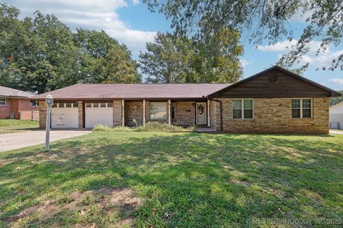 17 S Meadowhill Dr, Bristow, OK, 74010-3321 | Card Image