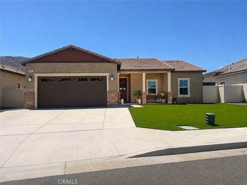 28611 Yarow Way, Moreno Valley, CA, 92555-6954 | Card Image