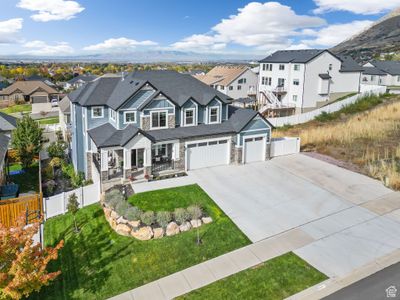 View of front of house featuring a front yard | Image 1