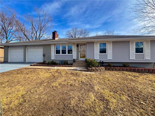 8635 Larsen St, Overland Park, KS, 66214-1609 | Card Image
