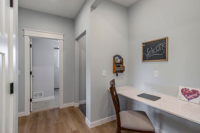 Built-in desk area | Image 27
