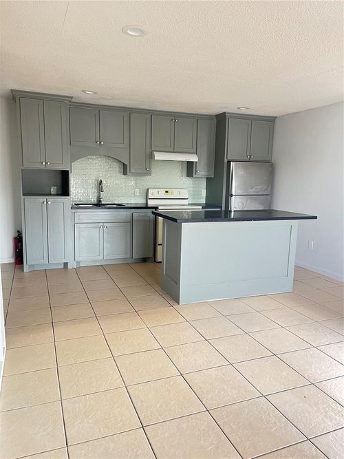 5526 Stonewall St, Houston, TX, 77020-6640 | Card Image