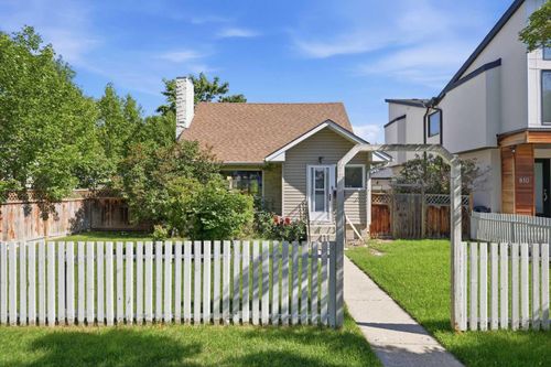 806 Radford Rd Ne, Calgary, AB, T2E5G2 | Card Image
