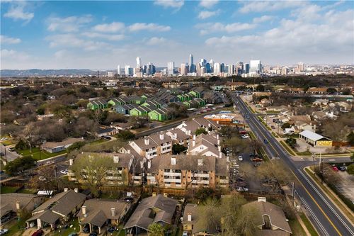 apt-204-2500 Burleson Rd, Austin, TX, 78741-5621 | Card Image