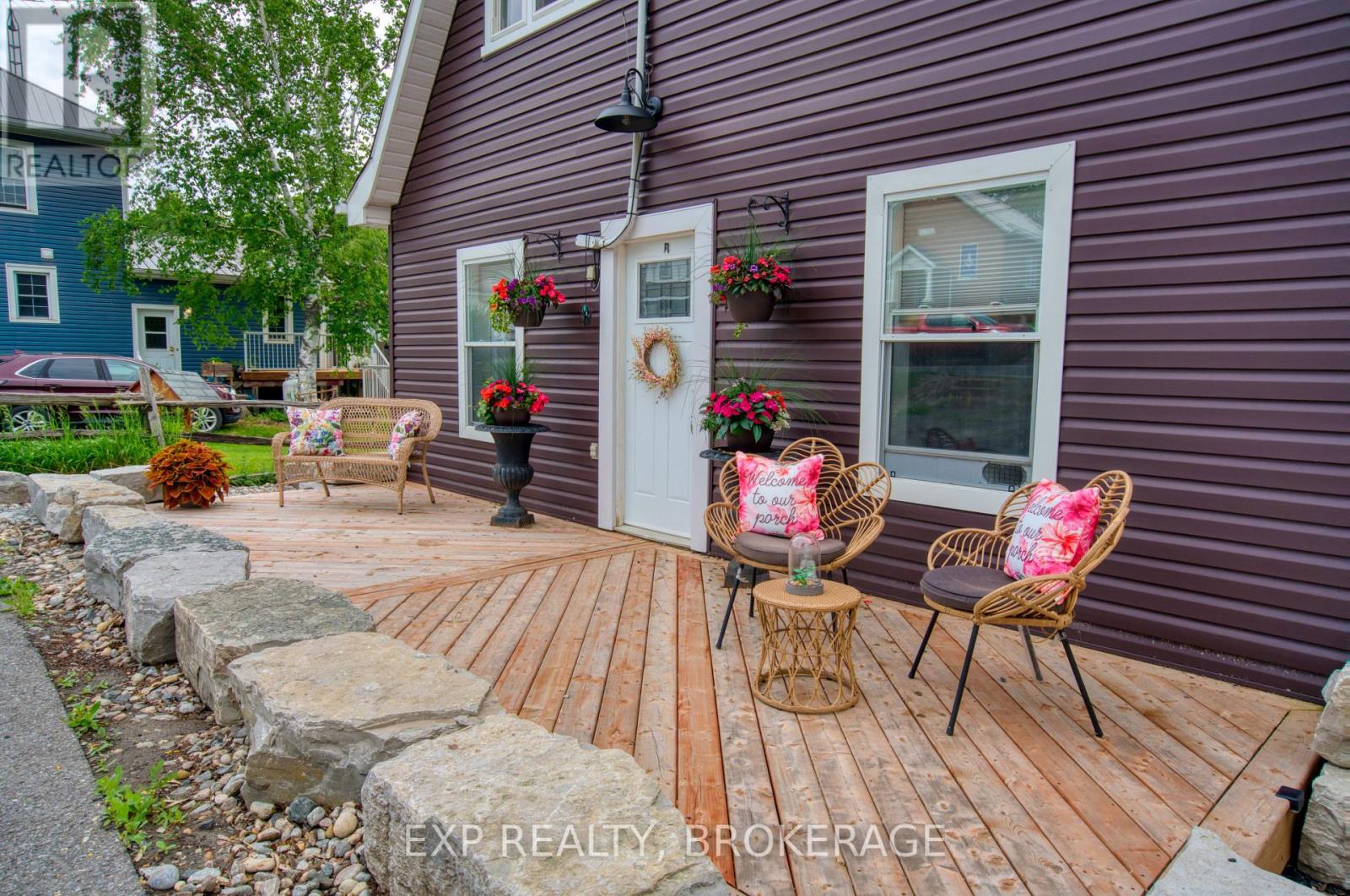 Residential Income in Frontenac (Frontenac Centre) 2