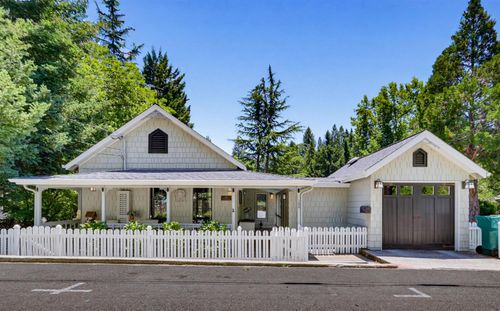 124 Grove Street, Nevada City, CA, 95959 | Card Image