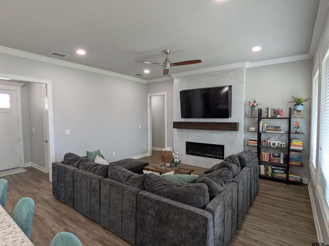1808 Forestdale Blvd, House other with 4 bedrooms, 2 bathrooms and null parking in Whitehouse TX | Image 8