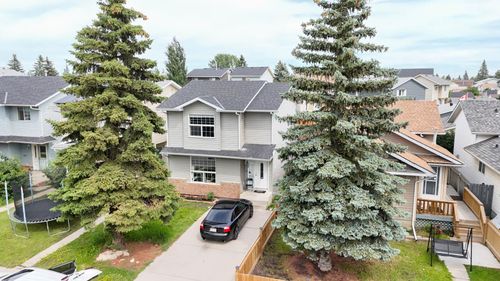 136 Martindale Drive Ne, Calgary, AB, T3J3G5 | Card Image