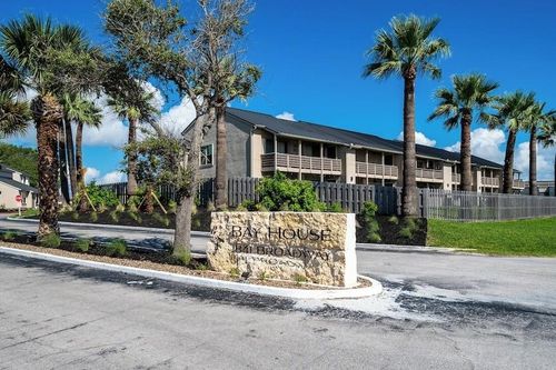 1907 Bayhouse Dr, Rockport, TX, 78382-3536 | Card Image