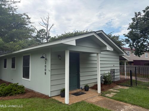 b-300 Lindale Cir, Clinton, MS, 39056 | Card Image