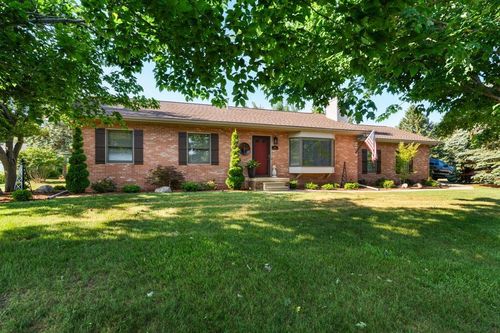 161 Vantage View Dr, Petoskey, MI, 49770-9211 | Card Image